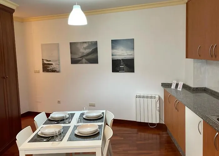 Cies Suitel Lopez De Neira 28 - Your 3* 比戈