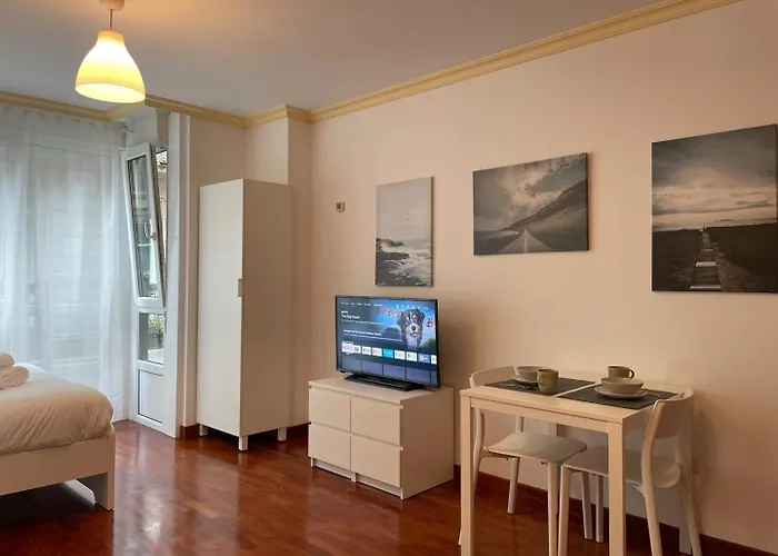 Cies Suitel Lopez De Neira 28 - Your 3* 比戈