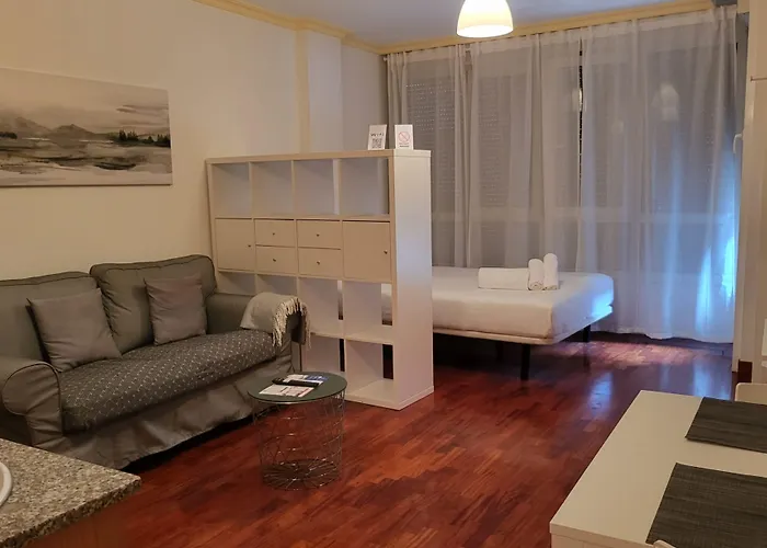 Cies Suitel Lopez De Neira 28 - Your 3* 比戈