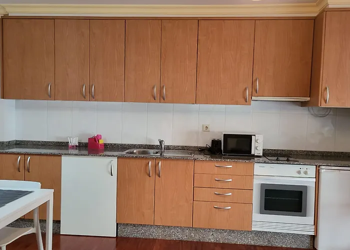 Cies Suitel Lopez De Neira 28 - Your 3* 比戈